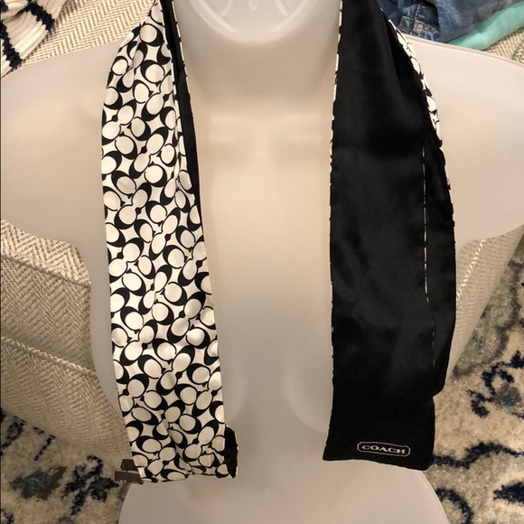 Coach 100% Silk scarf - Black & White Signature - Picture 5 of 5